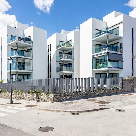 Pass The Keys Entire Luxurious 3 Bedroom Penthouse Appartement *