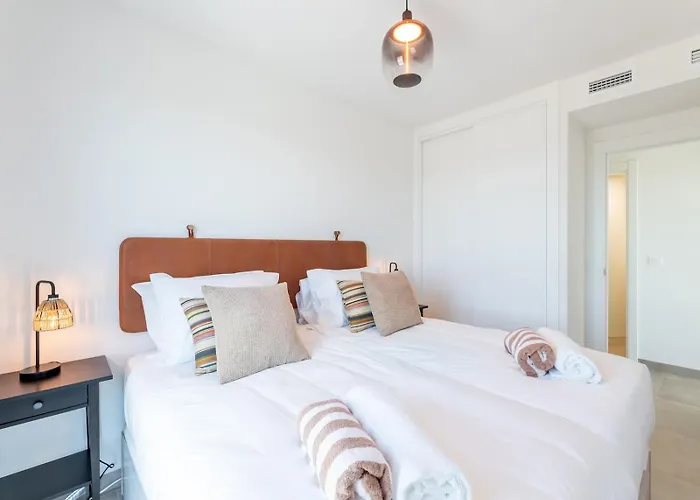 Pass The Keys Entire Luxurious 3 Bedroom Penthouse