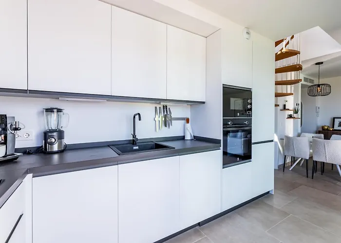 Pass The Keys Entire Luxurious 3 Bedroom Penthouse Fuengirola