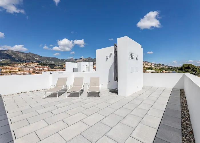 Pass The Keys Entire Luxurious 3 Bedroom Penthouse Appartement *