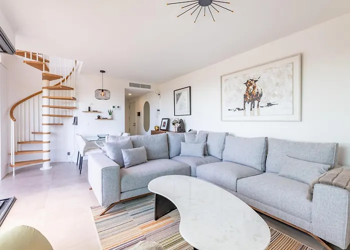 Pass The Keys Entire Luxurious 3 Bedroom Penthouse * Fuengirola