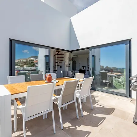 Pass The Keys Entire Luxurious 3 Bedroom Penthouse *